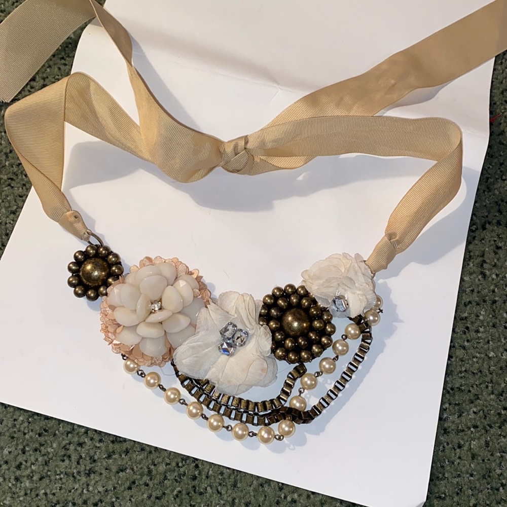 Ribbon tied flower necklace